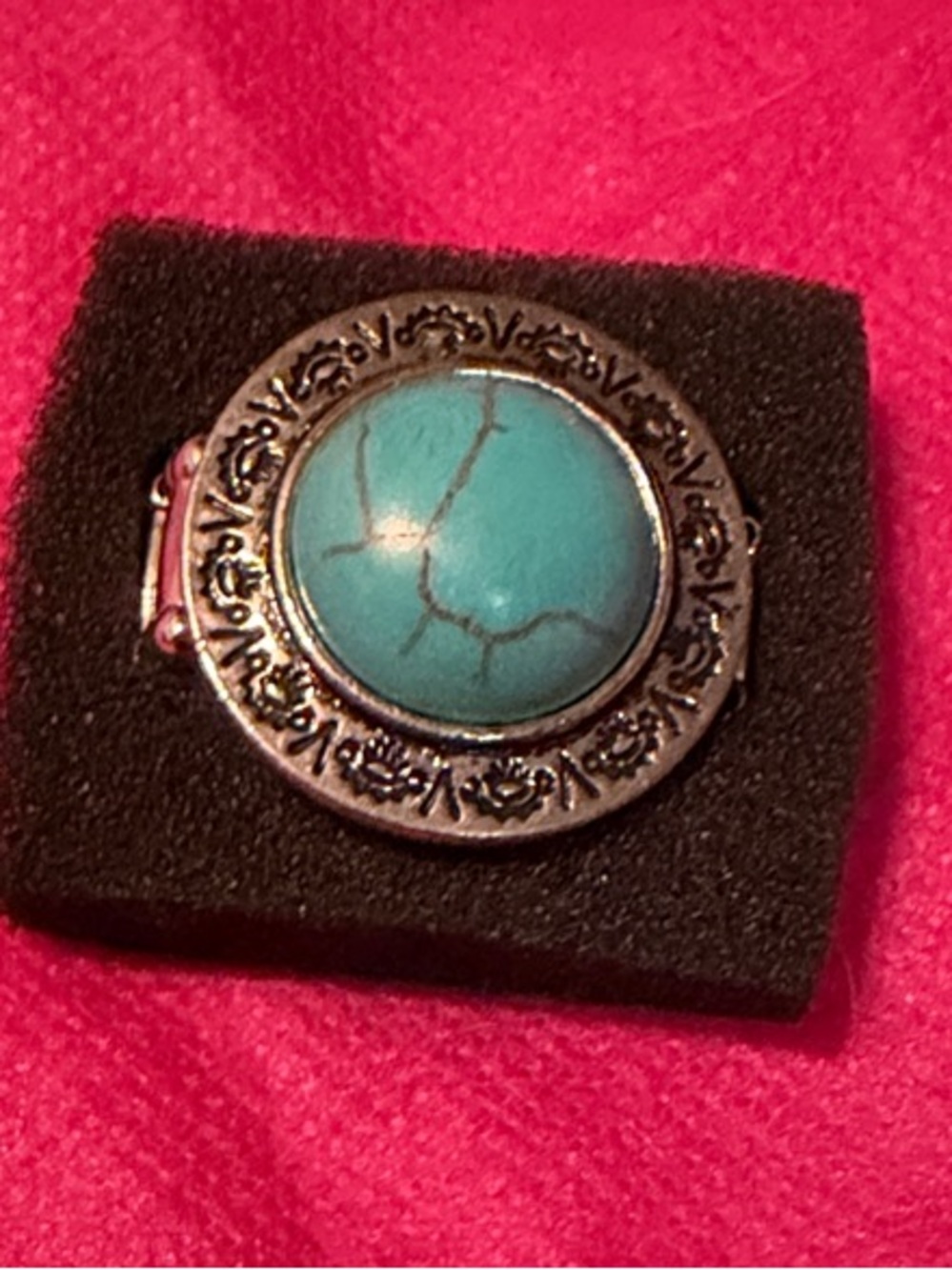 Turquoise Stone Round Pendant Necklace - Blue Boho Style